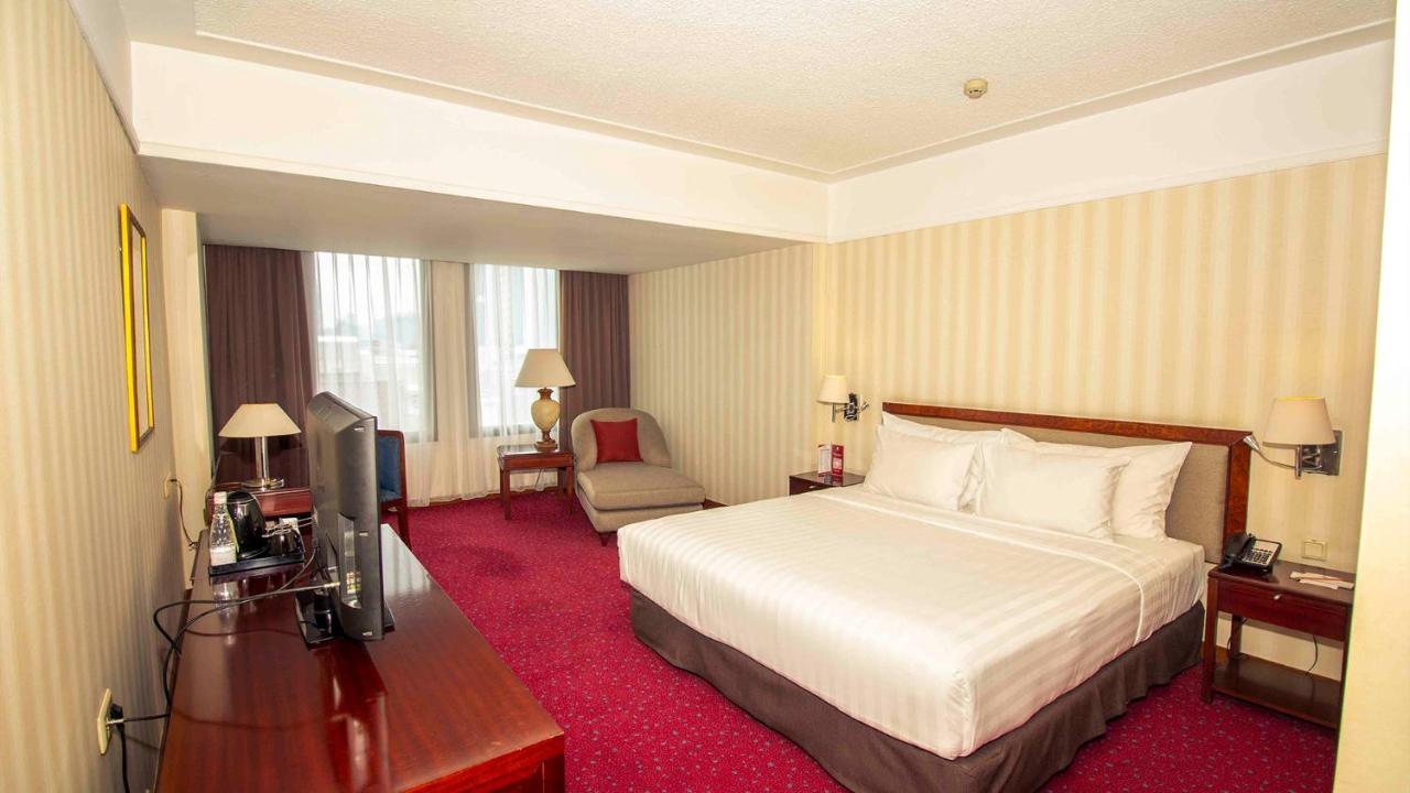 Redtop Hotel & Convention Center Jakarta Kültér fotó